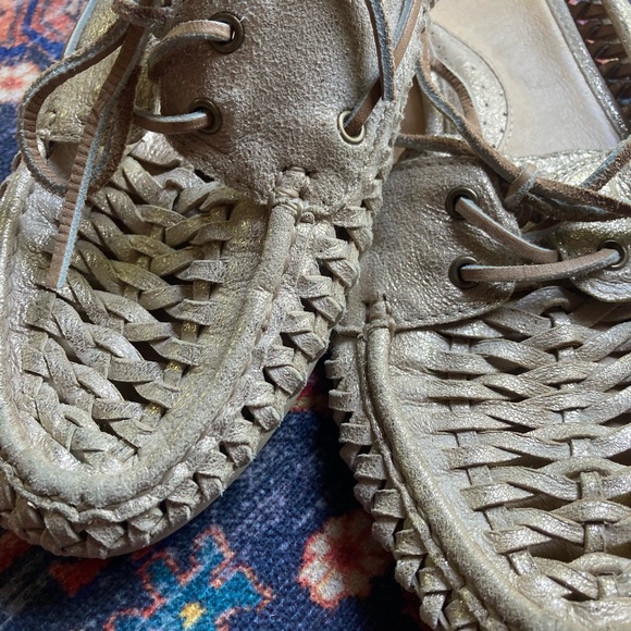 Frye Quincy Woven Metallic Boat Shoes — Wm 10 EUC/ Like new - Picture 5 of 13